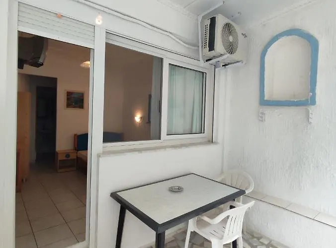 Cosmos Aparthotel 3*
