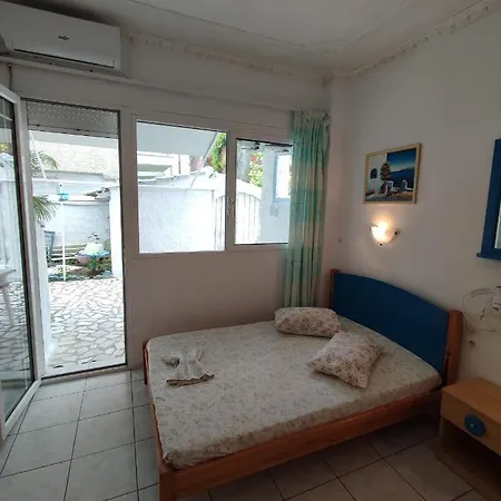 Aparthotel Cosmos *